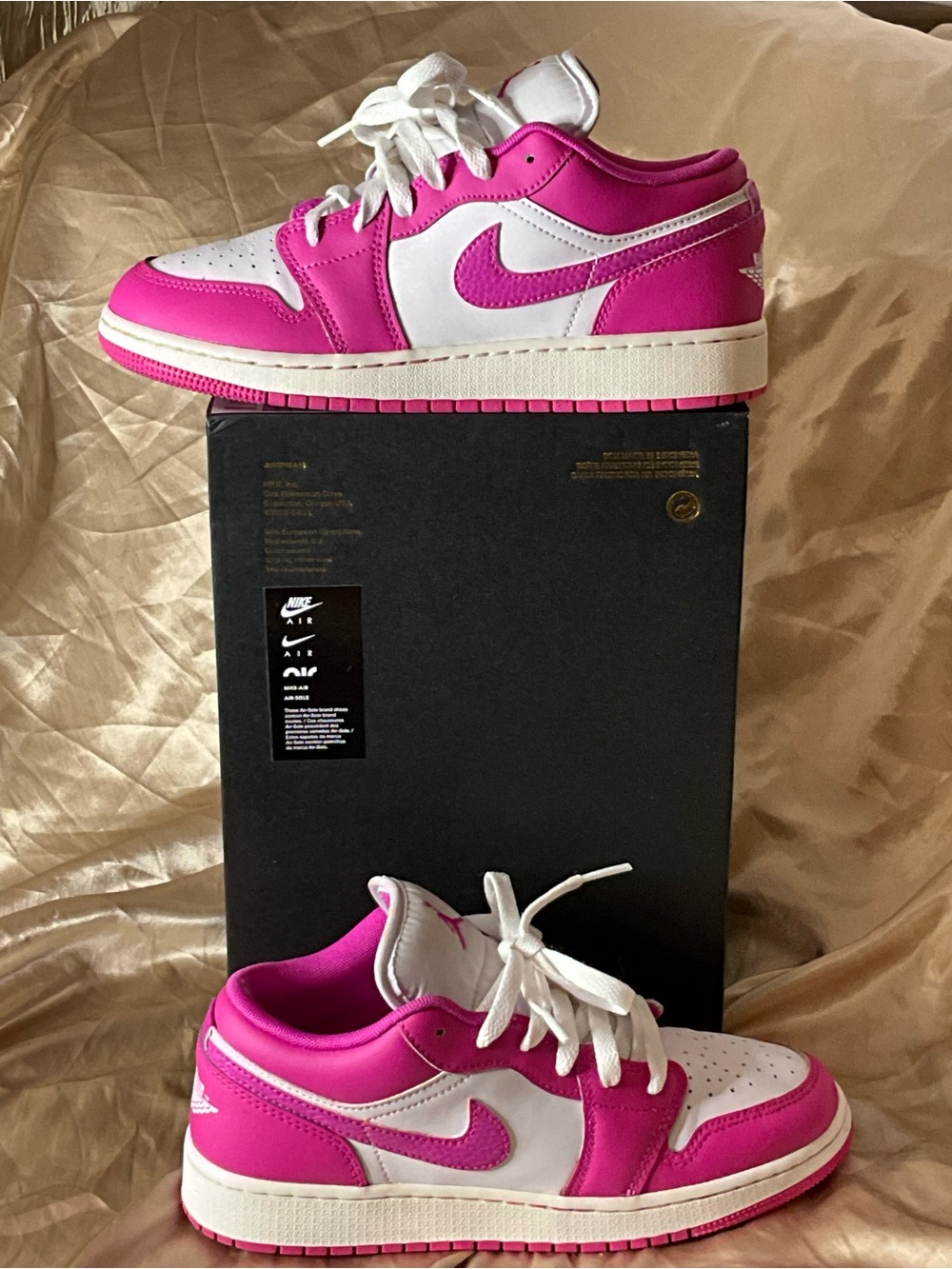 Nike Air Jordan 1 Low GS Fire Pink White FV8486-600 Shoes Size 6Y/7.5 W With Box